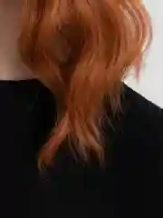 Марсала парик удлиненное волнистое каре с челкой
