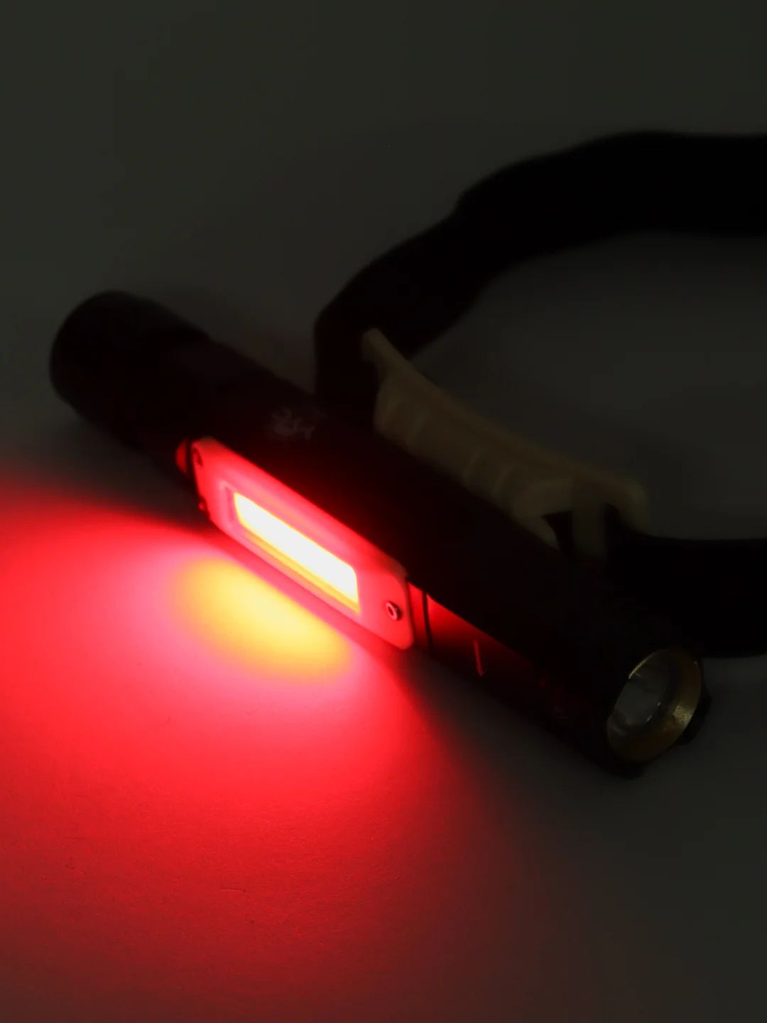 Рабочий фонарь с зарядкой от USB YYC-YJ-Z1