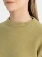 Оливковый свитер укороченный женский