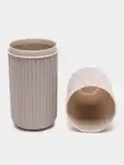 Серый футляр для зубной щетки и пасты