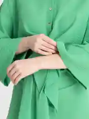 Зеленый костюм женский двойка с юбкой, летний