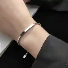 Серебряный браслет на руку со вставкой