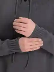 Серый свитер с капюшоном мужской