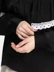 Черный рубашка блузка женская с рюшами
