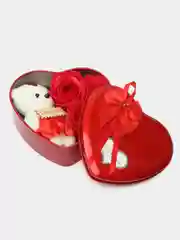 Алый мыльные розы в подарочном наборе / Подарок девочкам на 8 марта / Подарочный набор 8 марта