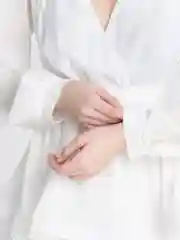 Белый платье женское с воланами