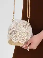 Бежевый женская маленькая соломенная сумка