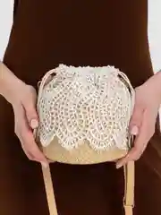 Бежевый женская маленькая соломенная сумка