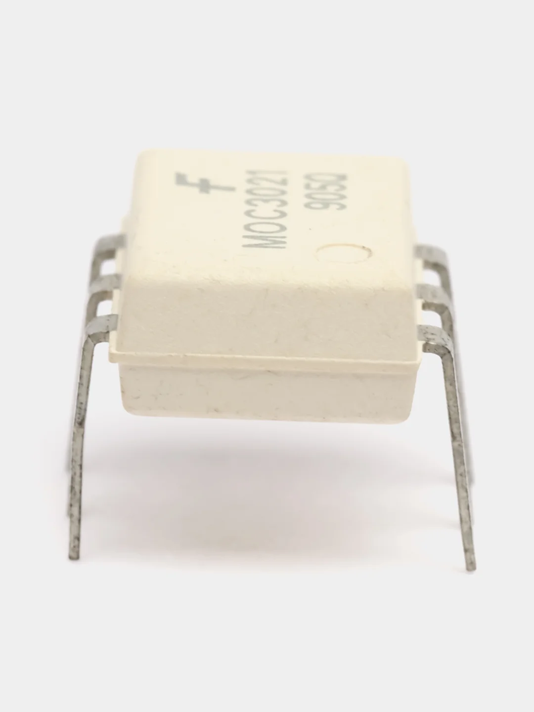 Оптопара MOC3021M (ONS)