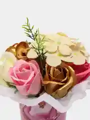 Фуксия букет из мыльных цветов, роз Декоративный букет, мыльные розы
