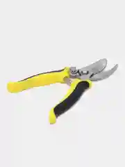Желтый секатор садовый