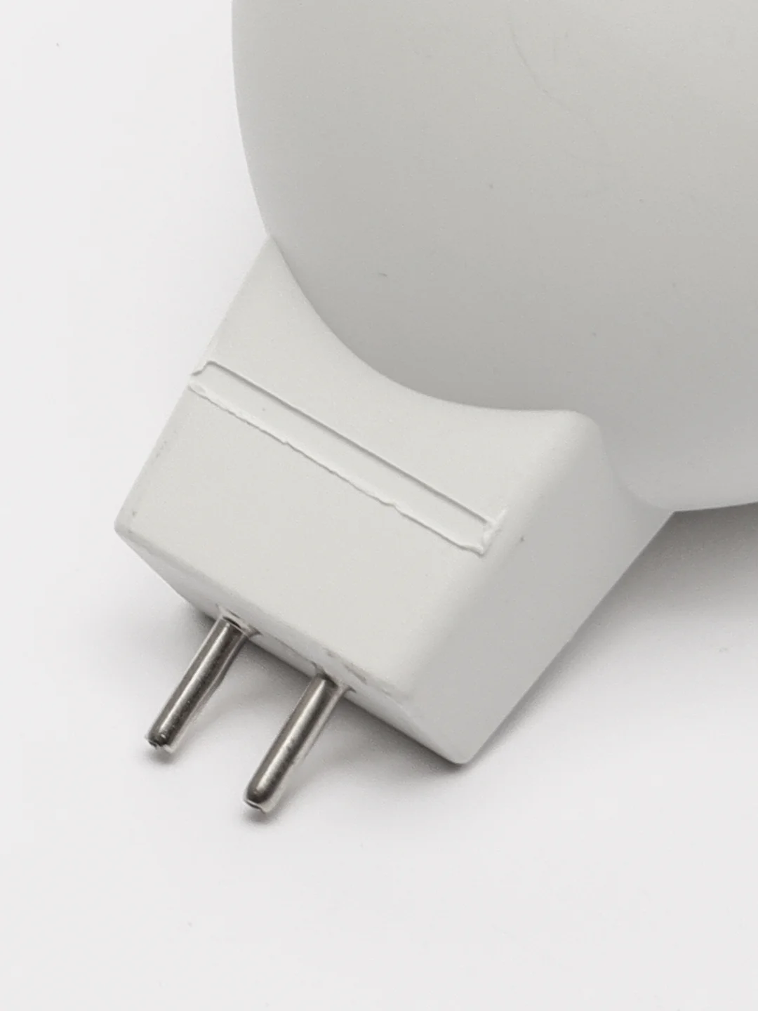 Светодиодная лампа ECON LED MR GU5.3 220V