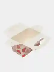 Белый подарочная коробка с сердечками