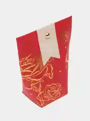 Красный коробка подарочная
