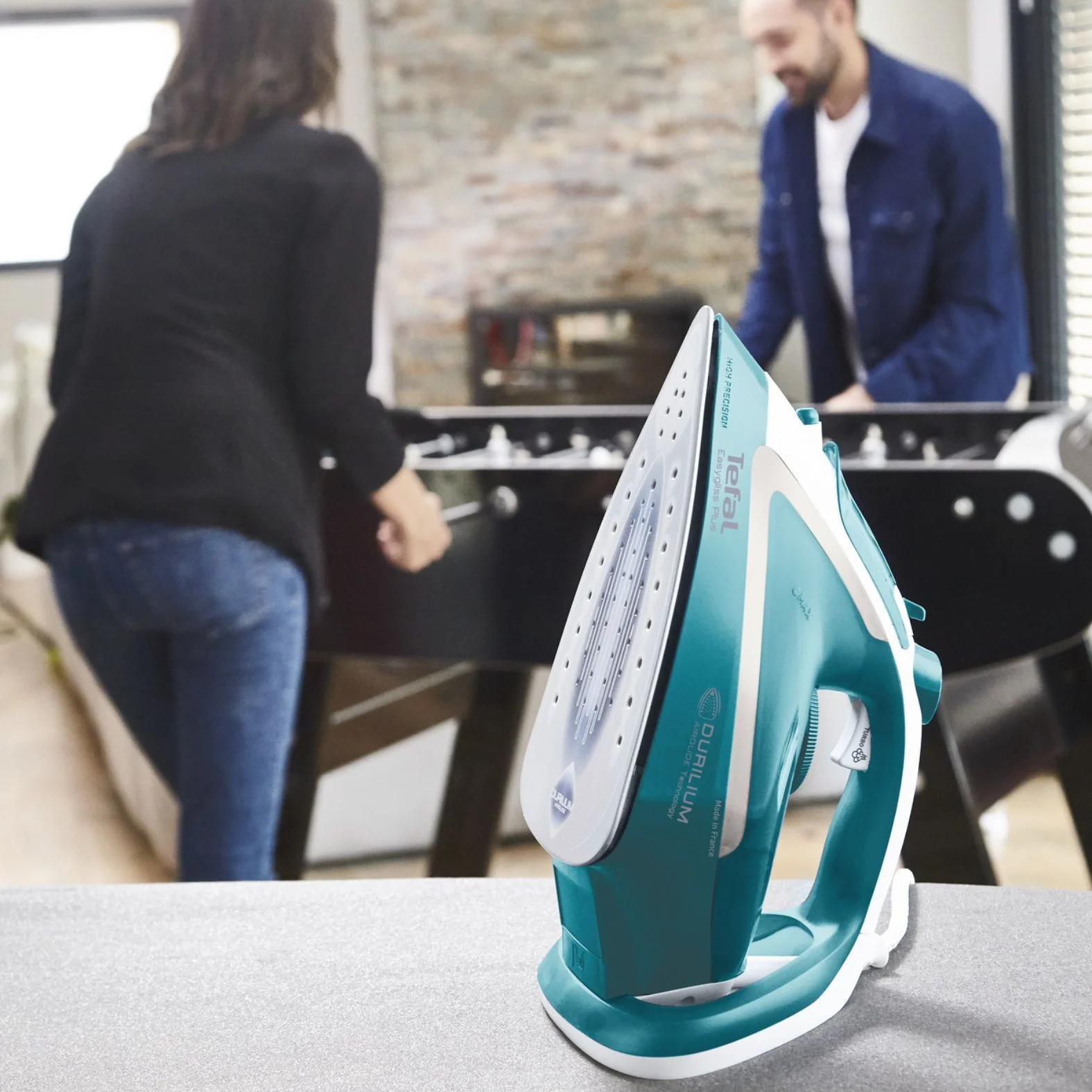 Паровой утюг Tefal Easygliss Plus FV5737E0 c паровым ударом 220 г/мин
