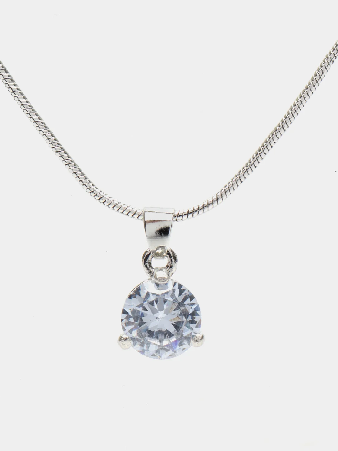 Серебряный комплект украшений Ruby. Женские серьги и цепочка с подвеской