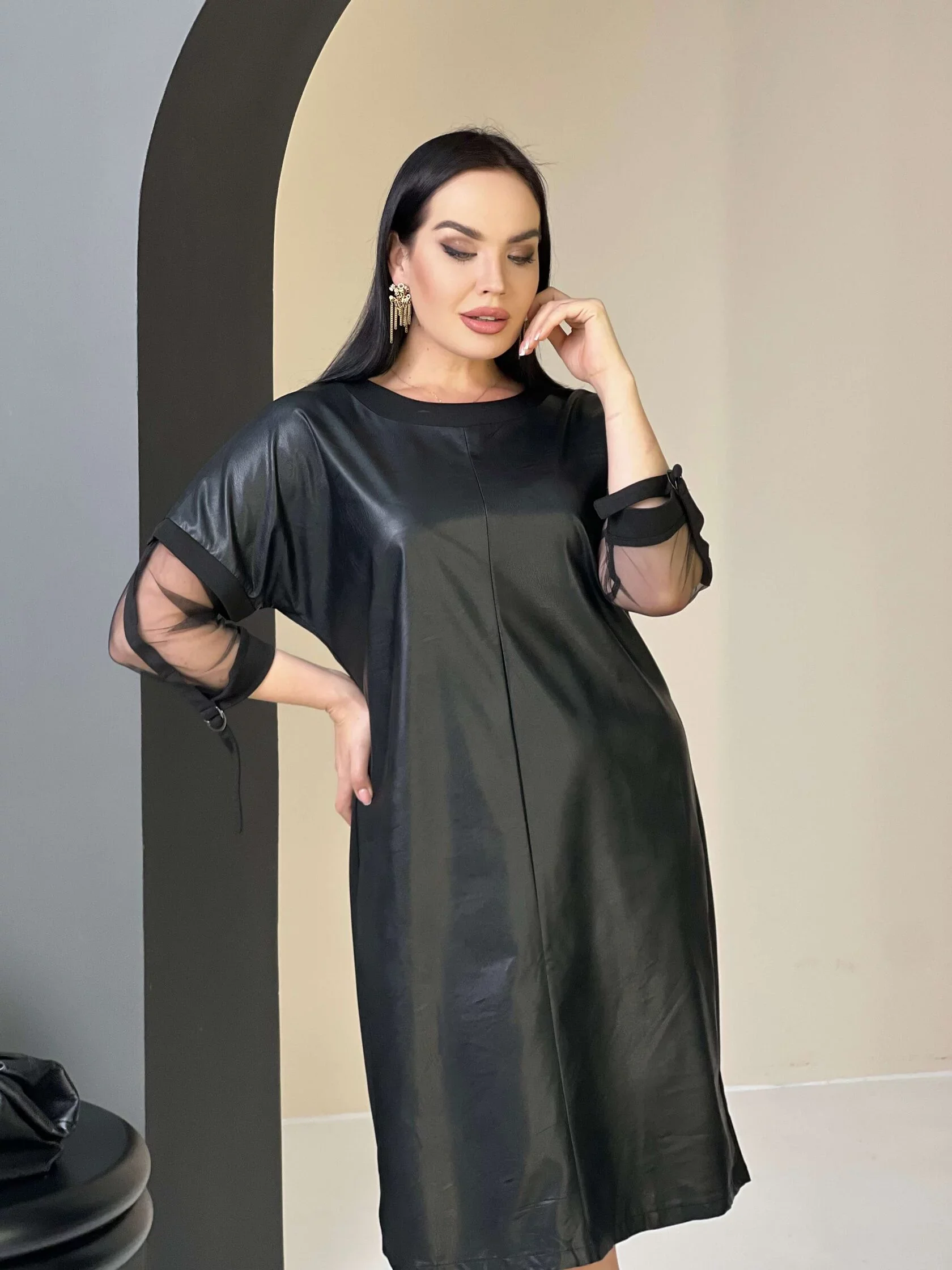 Черный платье женское, комбинированное из экокожи, размеры 50-56
