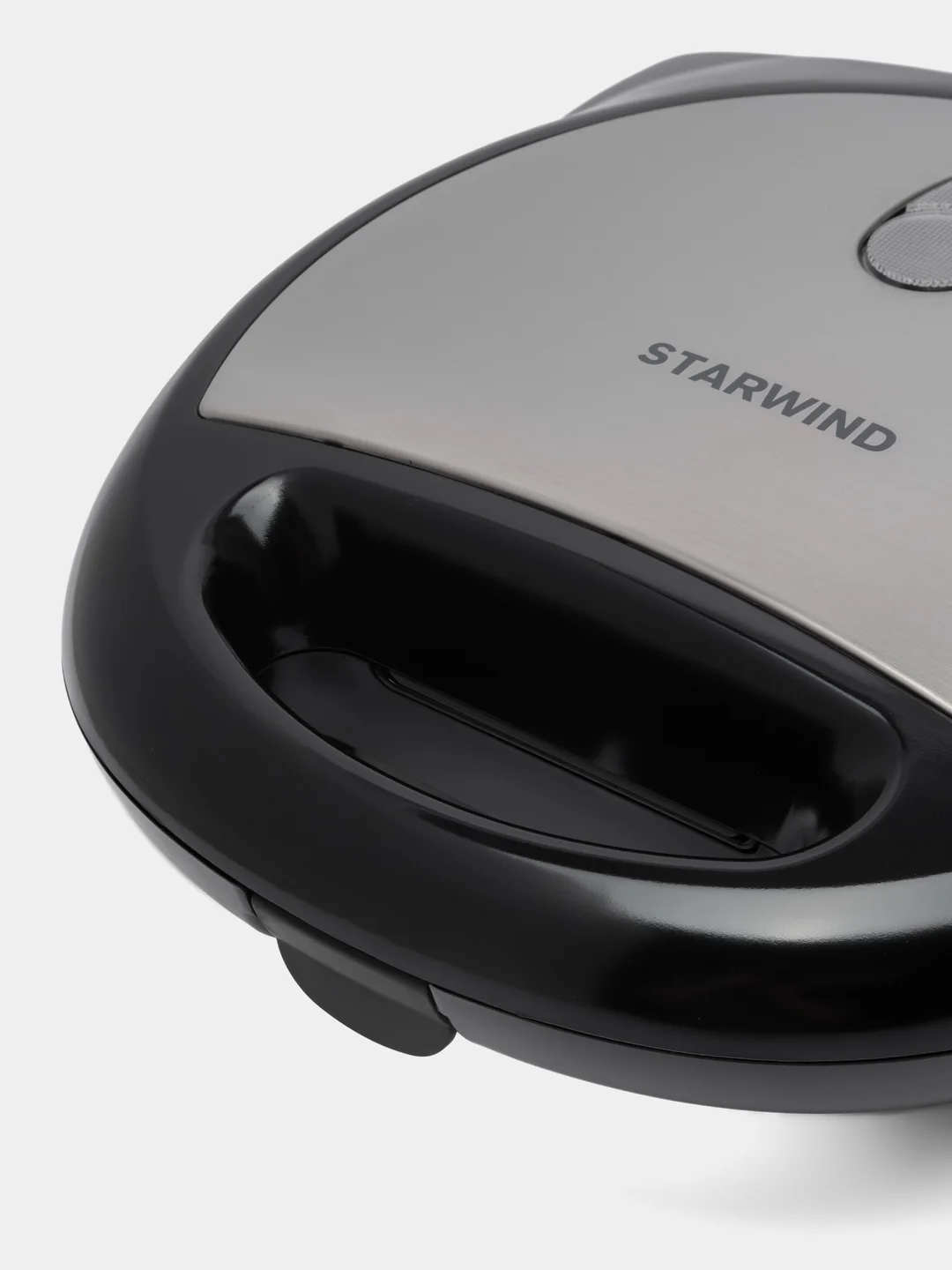 Вафельница StarWind SSW2141, черный
