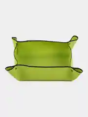Салатовый коврик для пересадки растений