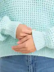 Бирюзовый свитер женский, вязаный