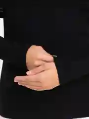 Топ / лонгслив с длинным рукавом и открытыми плечами, в черном цвете