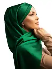 Зеленый готовый платок из шелка