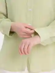 Зелёный хаки рубашка женская  оверсайз с топом