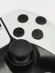 Белый игровая приставка Game Stick Lite 64/32 GB, с 10 227 встроенными играми