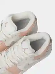 Бежевый кроссовки женские c логотипом Nika Air Jordan 1 low