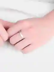 Прозрачный серебряное безразмерное регулируемое кольцо "Forever love", подарок девушке