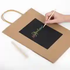 Белый пакет подарочный скретч-слой + стилус, 26x13x32 см, 1 сентября