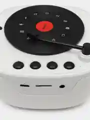 Белый беспроводная портативная Bluetooth  колонка, с радио и 12 звуковых эффектов