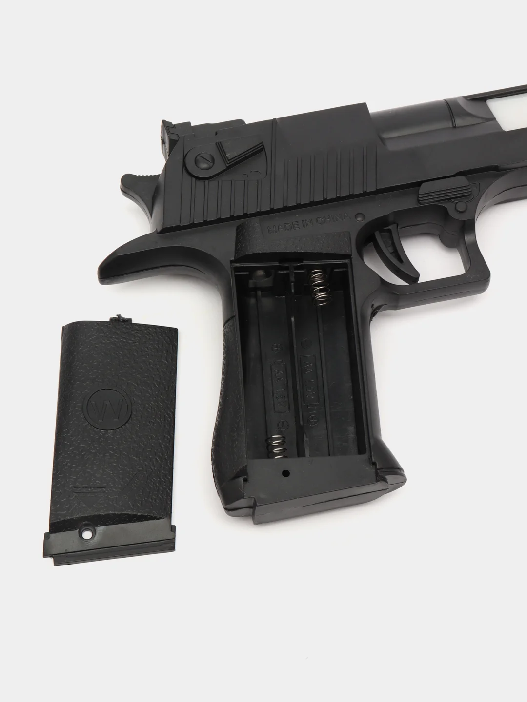 Черный пистолет "Desert Eagle" с биноклем в чемодане, свет + звук