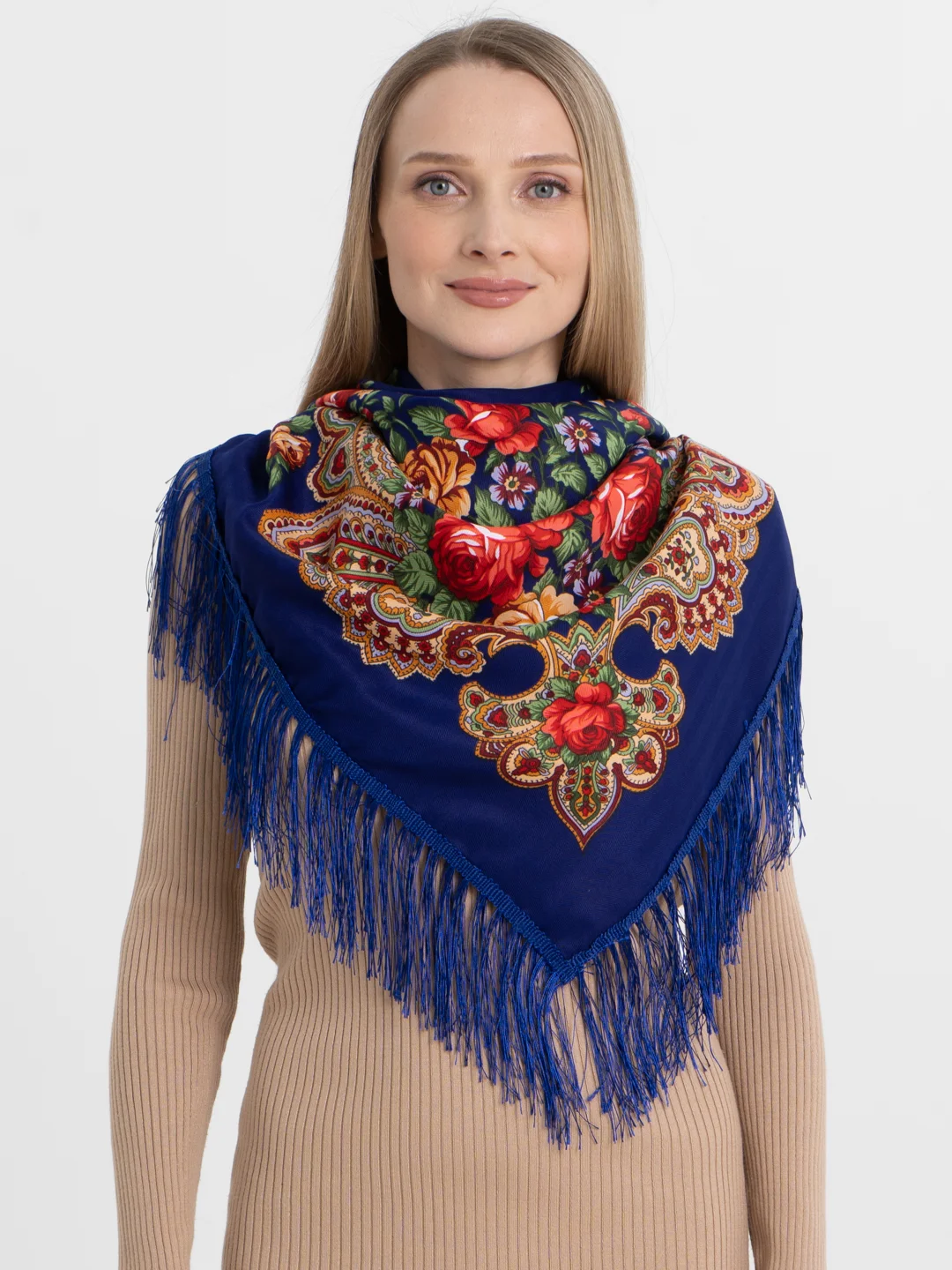 Аметистовый платок женский, в русском стиле, с бахрамой, с цветами
