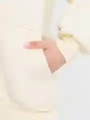 Молочный худи с вышивкой на флисе
