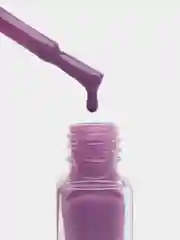Розовый лак для ногтей двухцветный