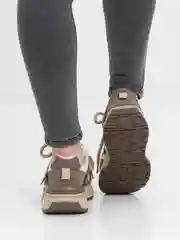 Багровый кроссовки женские