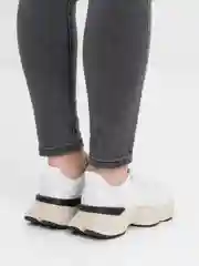 Кроссовки женские