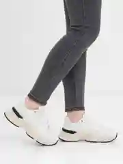 Кроссовки женские