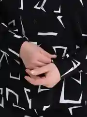Черный костюм двойка женский летний: рубашка и шорты