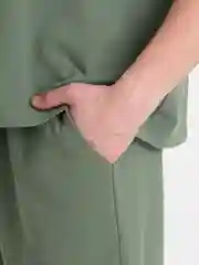 Оливковый спортивный костюм мужской