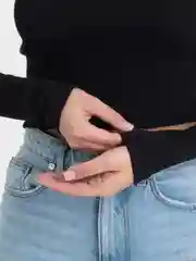 Черный базовый лонгслив женский, с длинным рукавом