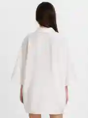 Белый женский льняной костюм с шортами