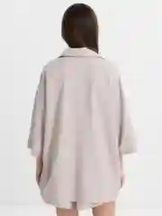 Белый женский льняной костюм с шортами