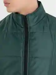 Зеленый жилет мужской, утепленный