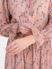 Розовый женское платье