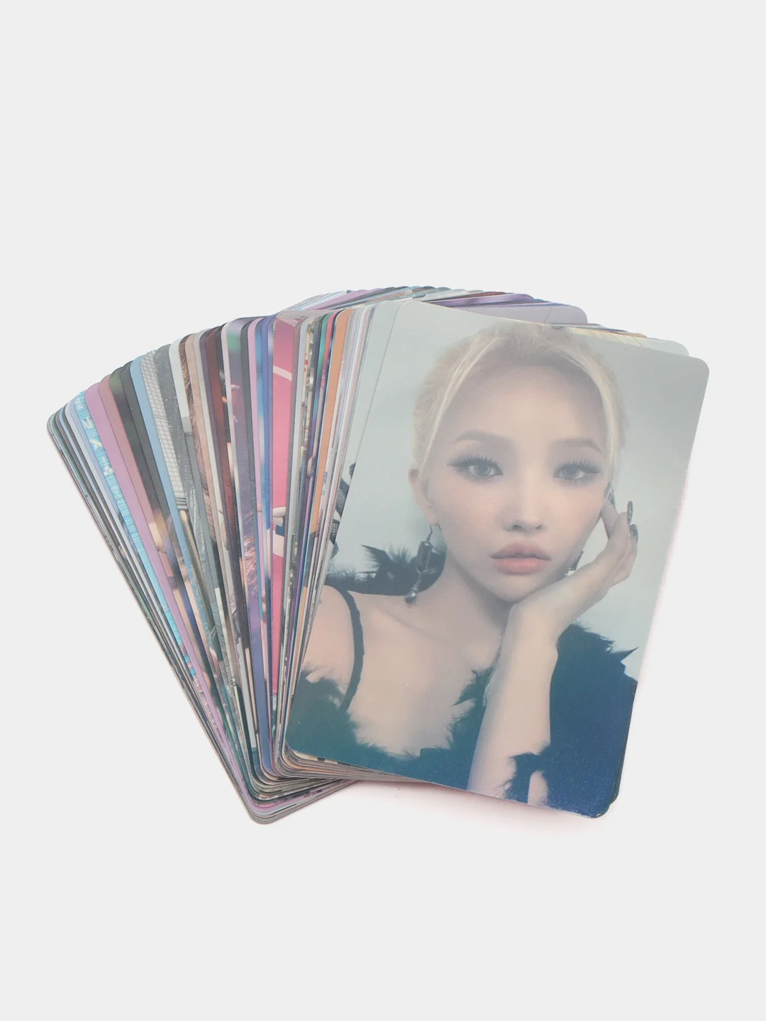 Красный карточки K-POP группы (G)I-DLE, голографические.К-поп.Джиайдл