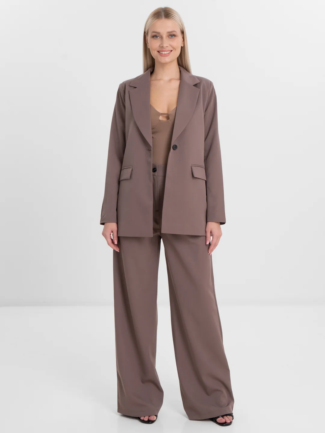 Коричневый костюм BLAZER классический, с прямыми брюками, женский