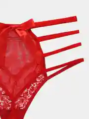 Красный кружевные стринги с лямками по бокам и стразами