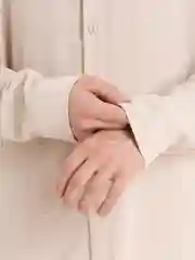 Бежевый мужской муслимовый костюм